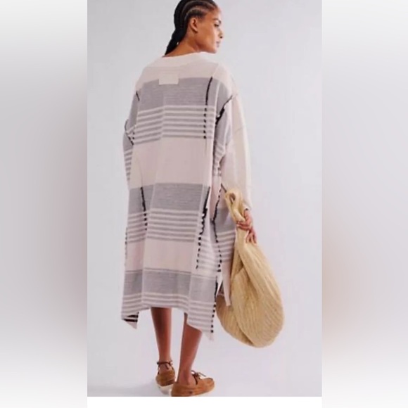 Free People Off The Shelf Maxi Top Sweatshirt Reversible Slits Mauve Chalk - Picture 4 of 7